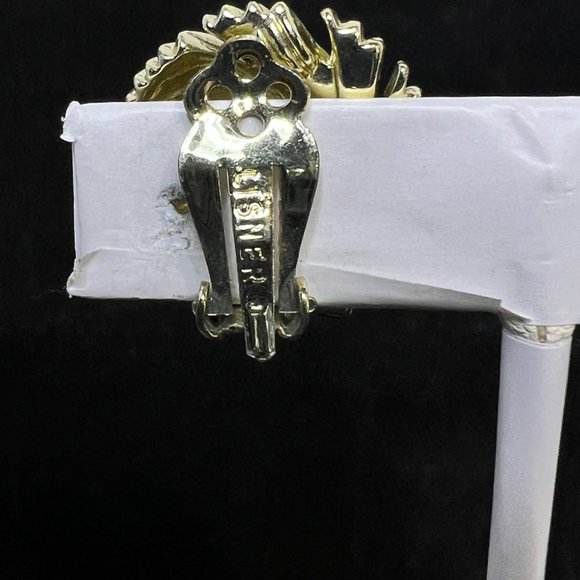 Vintage Lisner Gold Tone Feather Clip On Earrings (3189) - Picture 4 of 5